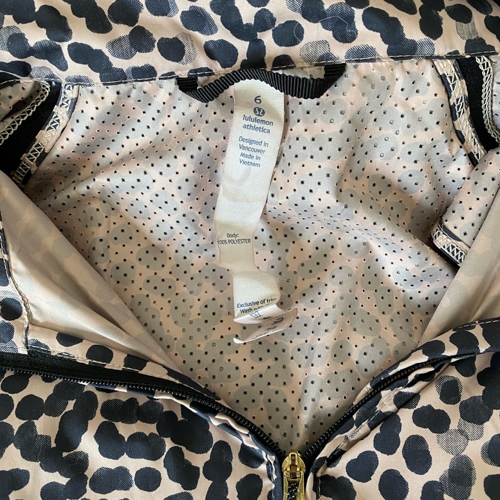 Lululemon Pack It Vest - Picture 9 of 14